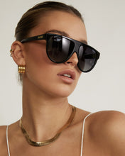 Load image into Gallery viewer, BANBÉ- The Kimora Shield Style Sunglasses With Acetate Frames
