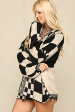 Load image into Gallery viewer, Haisley Oversized Checkered Cardigan
